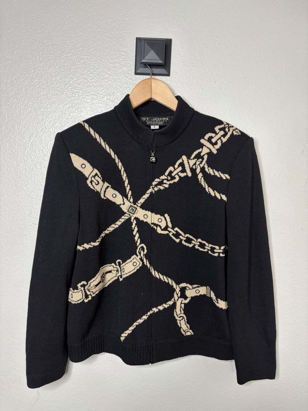 St. John Collection Santana Equestrian Knit Jacket Black Chain Belt Zip Size 8